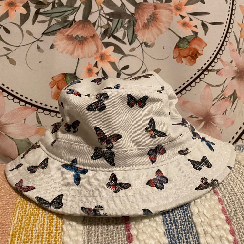 Bucket Hat